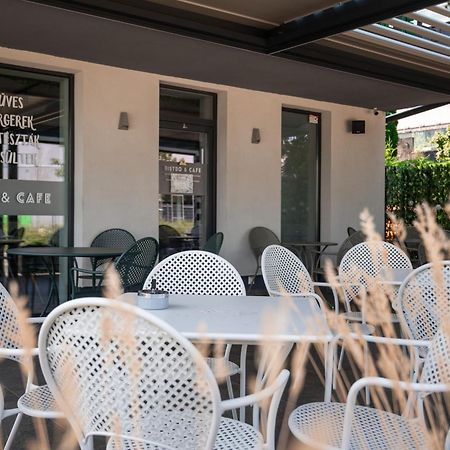 Lignum Hotel Miskolc Bagian luar foto