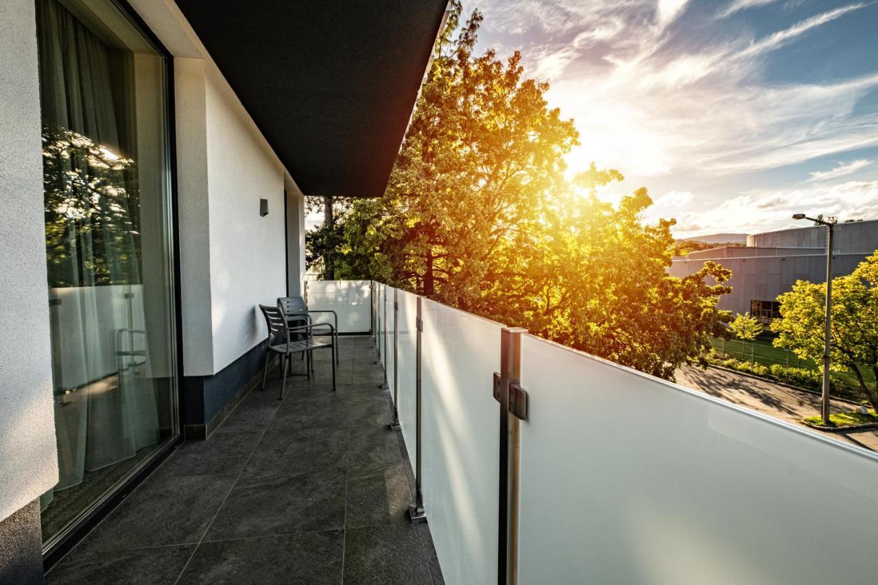 Lignum Hotel Miskolc Bagian luar foto