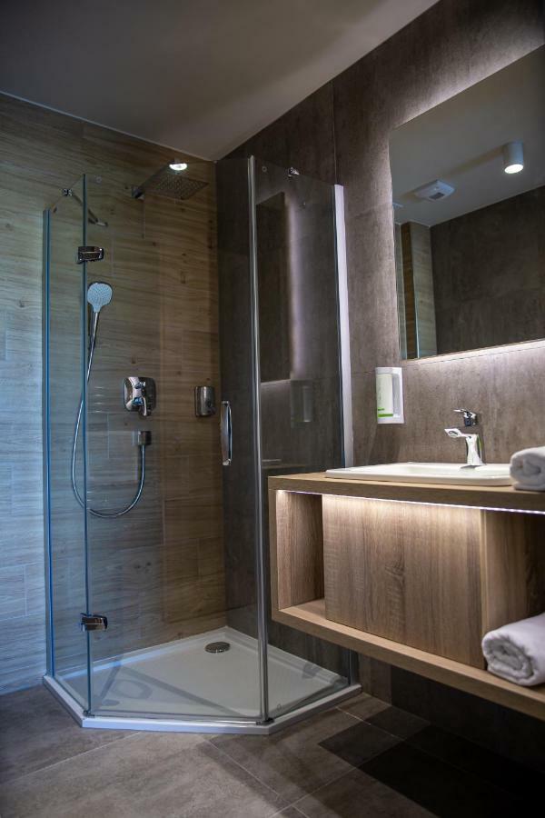 Lignum Hotel Miskolc Bagian luar foto