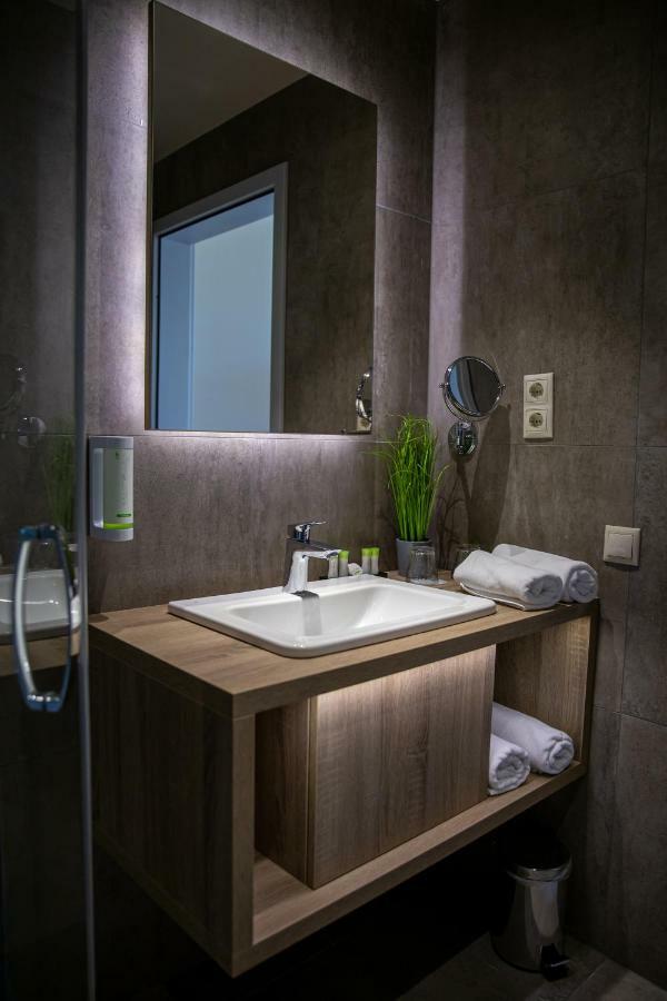 Lignum Hotel Miskolc Bagian luar foto