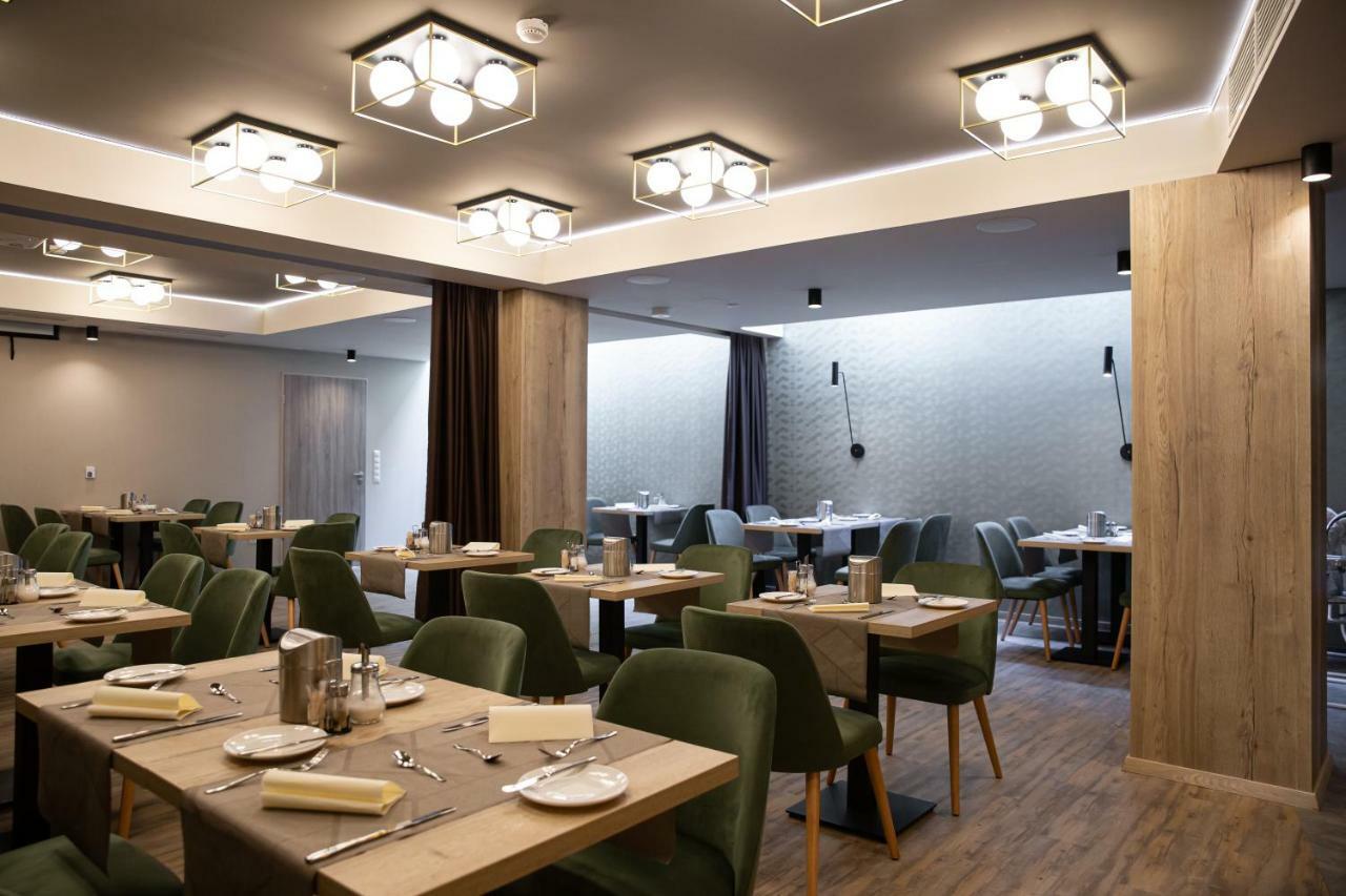 Lignum Hotel Miskolc Bagian luar foto