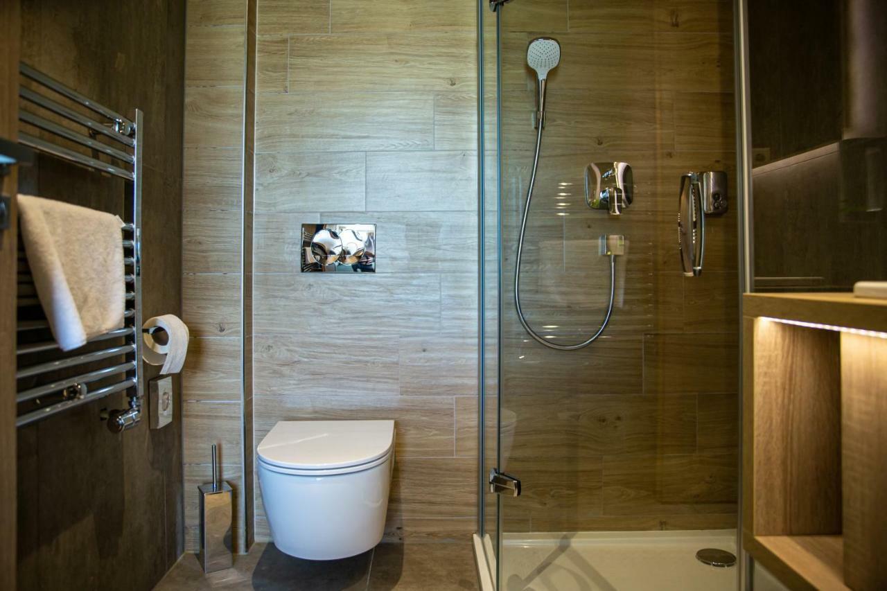 Lignum Hotel Miskolc Bagian luar foto