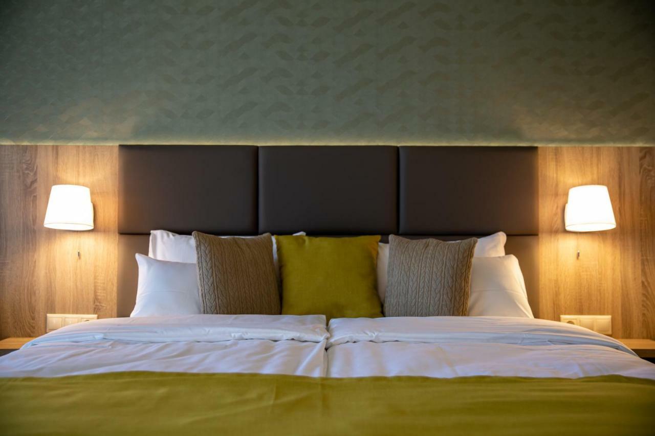 Lignum Hotel Miskolc Bagian luar foto