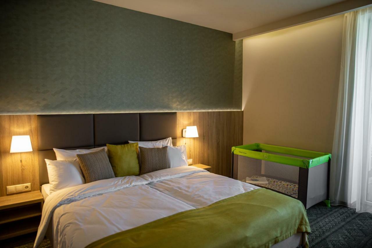 Lignum Hotel Miskolc Bagian luar foto